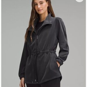 Lululemon cinch waist softstreme jacket
